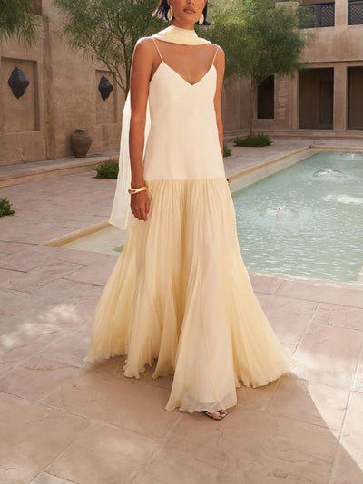 Fía Flows Maxi Dress