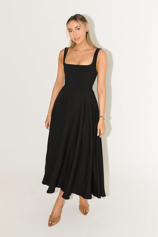 Amelia | Timeless Flowy Midi Dress