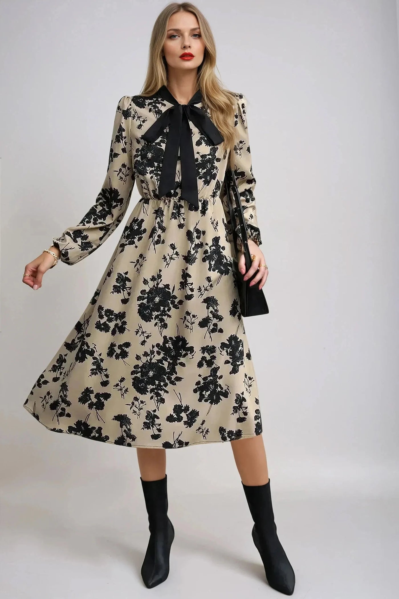 Isabela - Timeless Vintage Dress